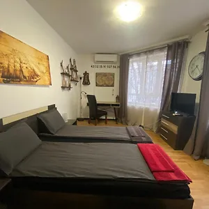 דירה Apartament Bogoslovovi, וארנה